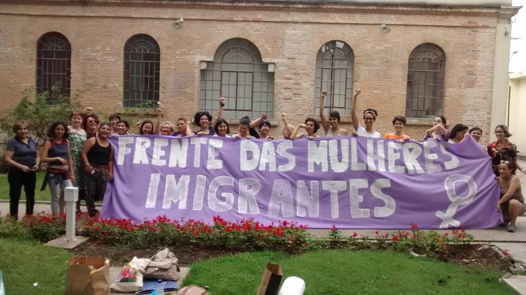 Entre estantes mulheres migrantes Museu da Imigração