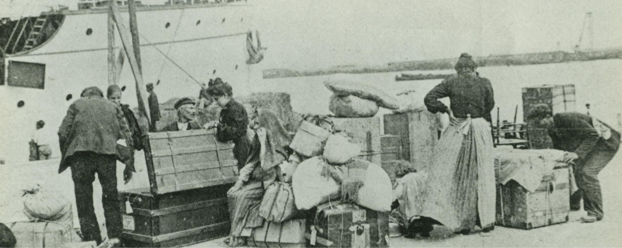 acervo do museu da imigração - foto de desembarque de italianos