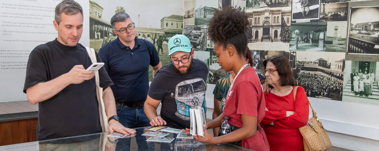Distribuição de materiais educativos